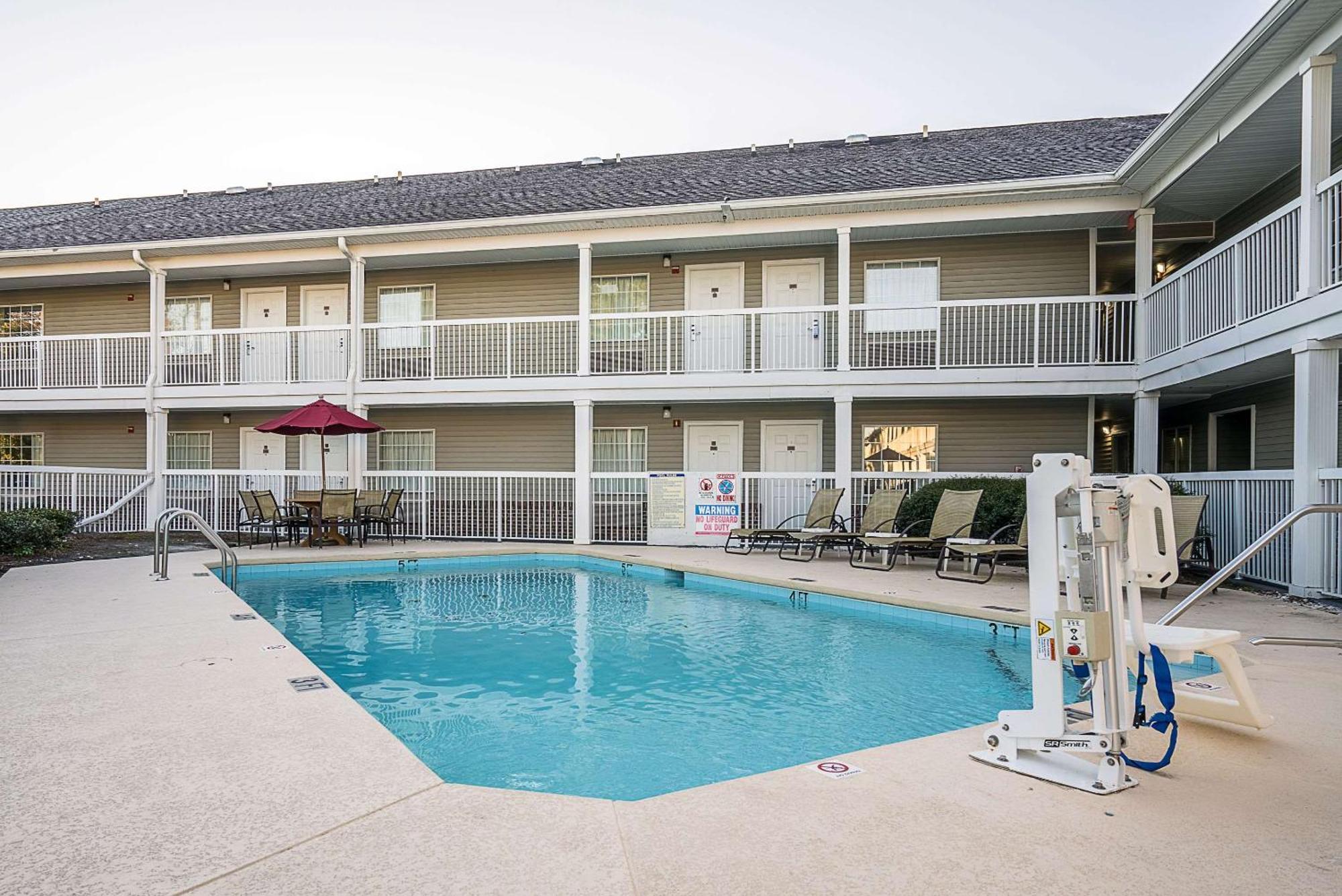 Suburban Studios Of Wilmington Exteriér fotografie